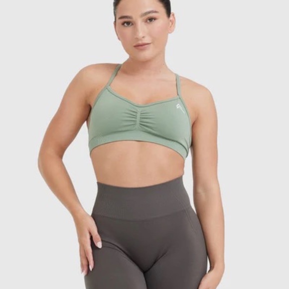 Oner Active Sage Green Effortless Cycling Shorts and Strappy Bralette (S) - Picture 5 of 11